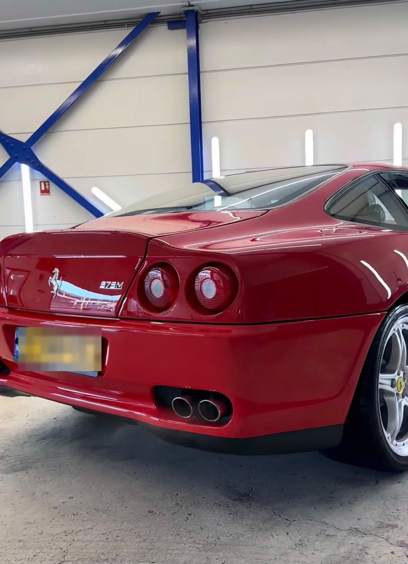 Rode Ferrari 575M Maranello met hoogglans gepolijste lak na exterieur detailing bij JS Detail Studio in IJmuiden